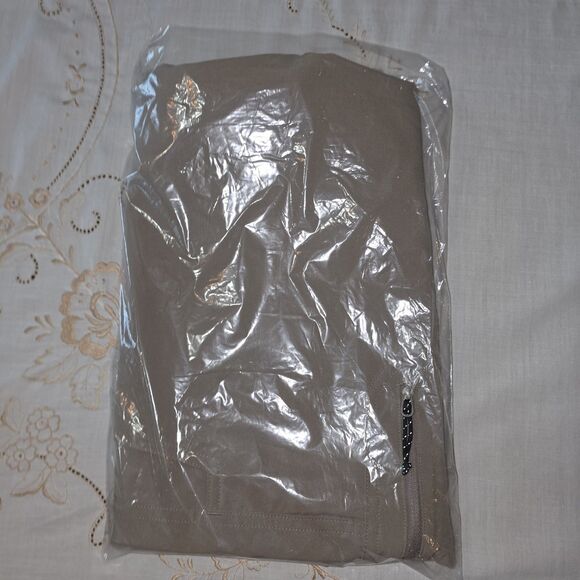 Magellan Water Repellant Fishing Shorts Vented Inseam Tan XXL-2XL - Picture 5 of 5